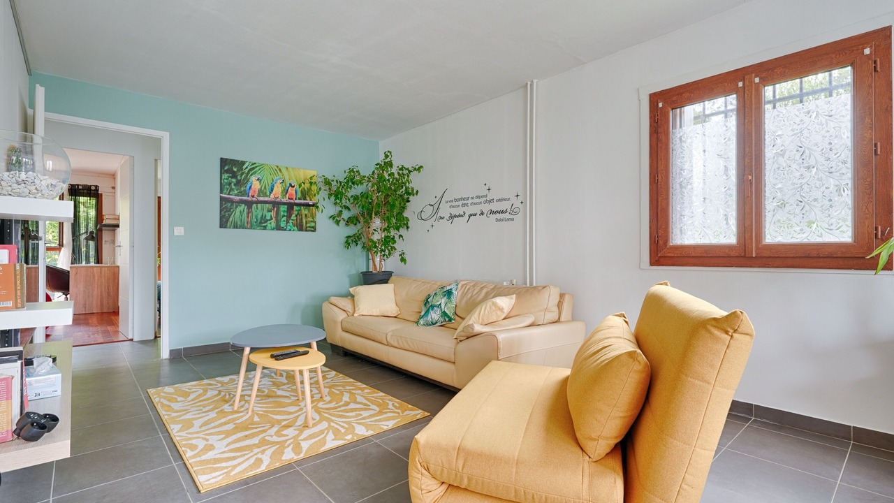 Photo of Livingroom in Champs Elysees