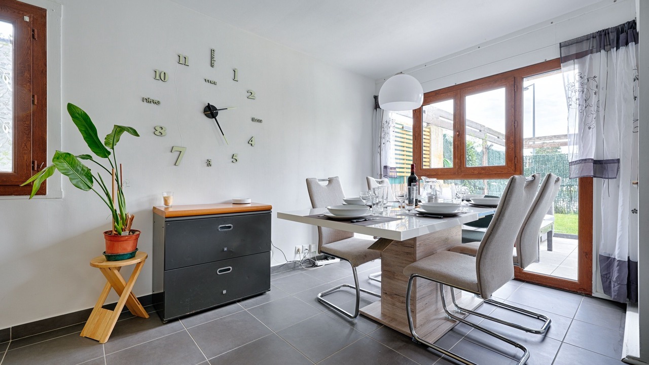 Photo of Others in Champs Elysees