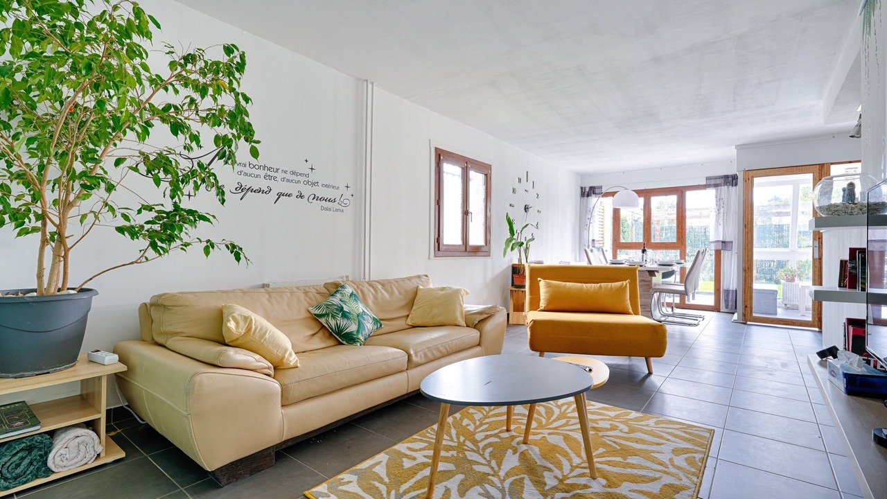 Photo of Livingroom in Champs Elysees