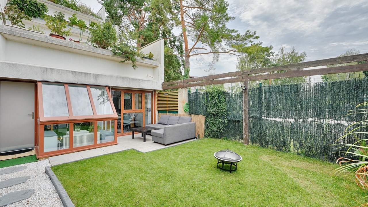 Photo of Patio Balcony in Champs Elysees