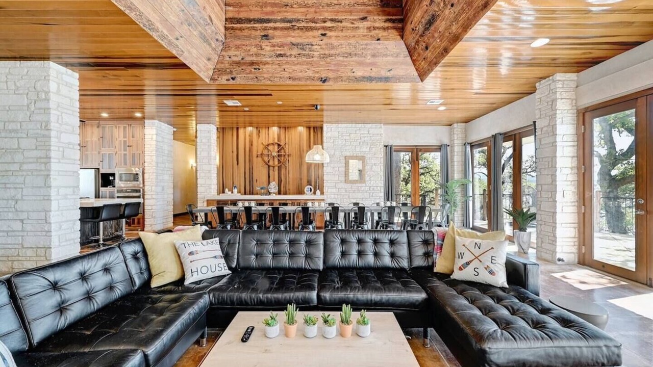 Photo of Livingroom in Circle J Ranch Lakeside