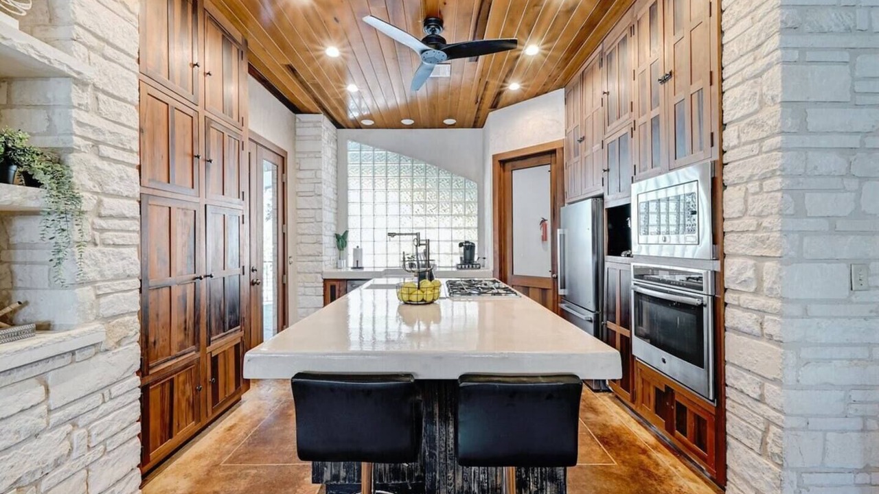 Photo of Kitchen in Circle J Ranch Lakeside