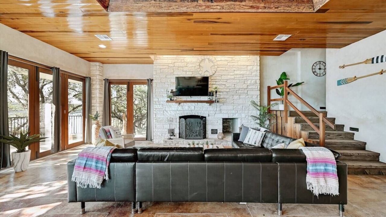 Photo of Livingroom in Circle J Ranch Lakeside