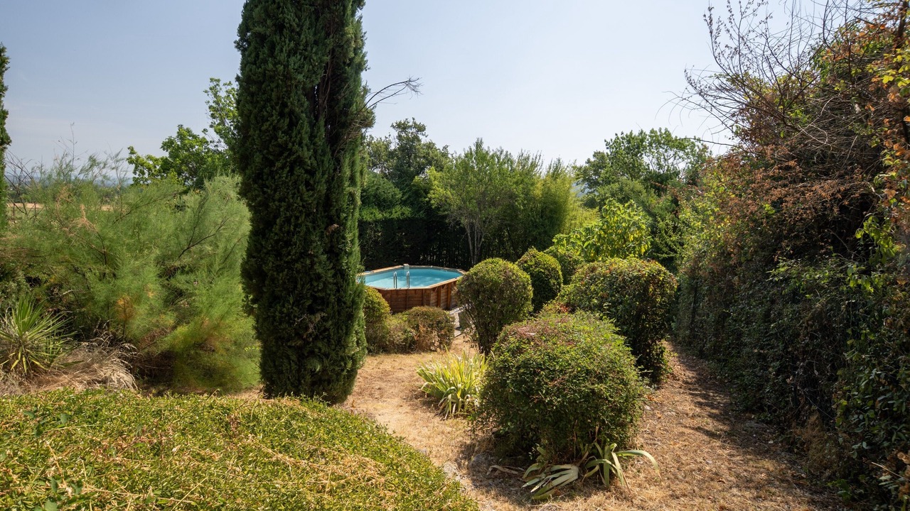Photo of Outdoor in Berrias-et-Casteljau