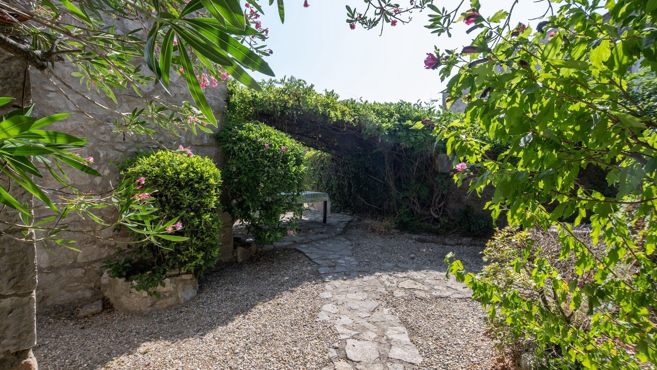 Photo of Outdoor in Berrias-et-Casteljau