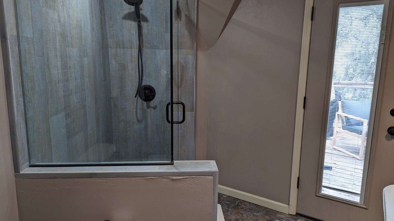 Photo of Bathroom in Oak Shores