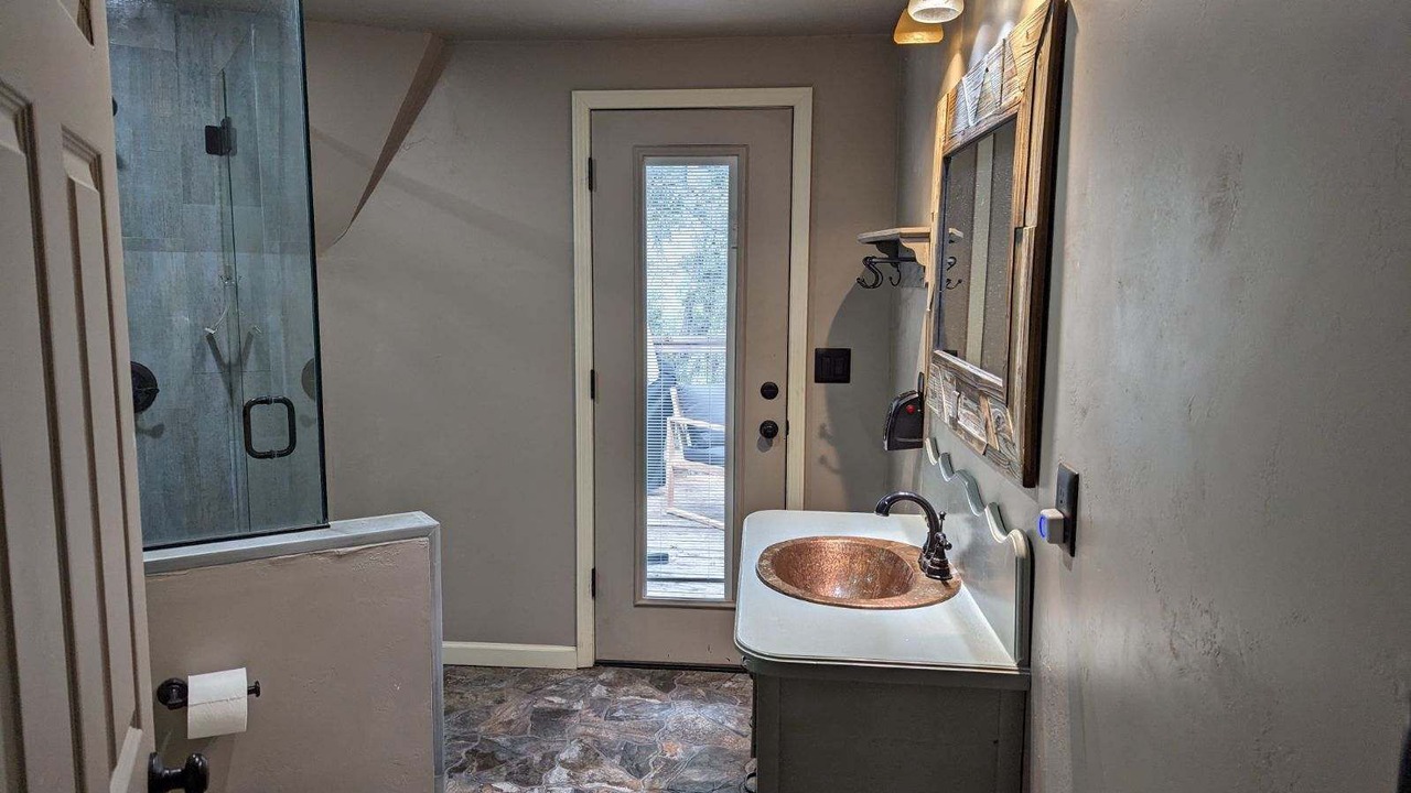 Photo of Bathroom in Oak Shores