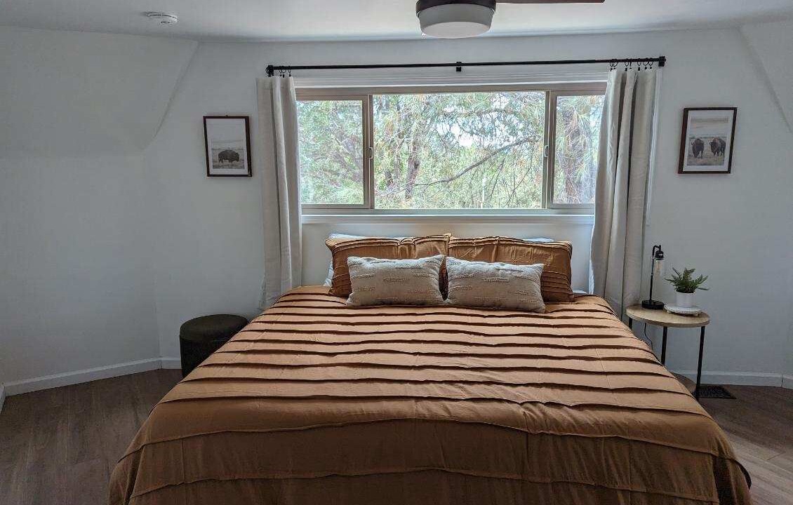 Photo of Bedroom in Oak Shores
