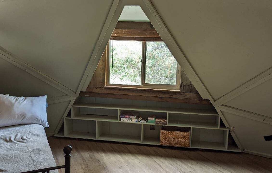 Photo of Bedroom in Oak Shores