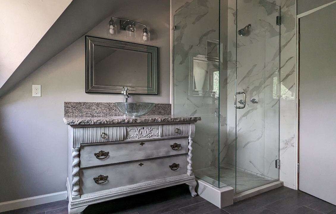 Photo of Bathroom in Oak Shores