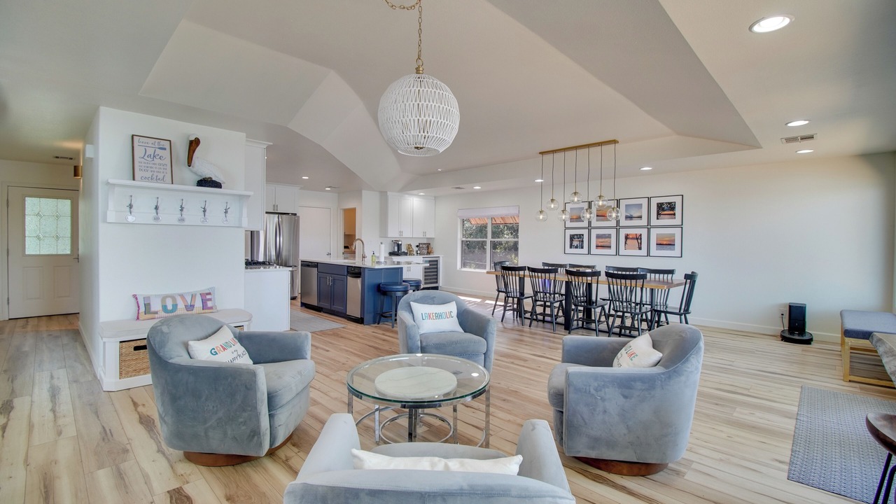 Photo of Livingroom in Grove