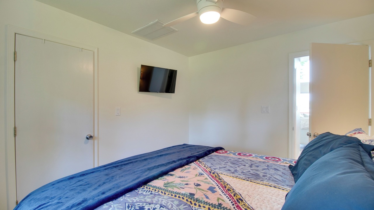 Photo of Bedroom in Grove