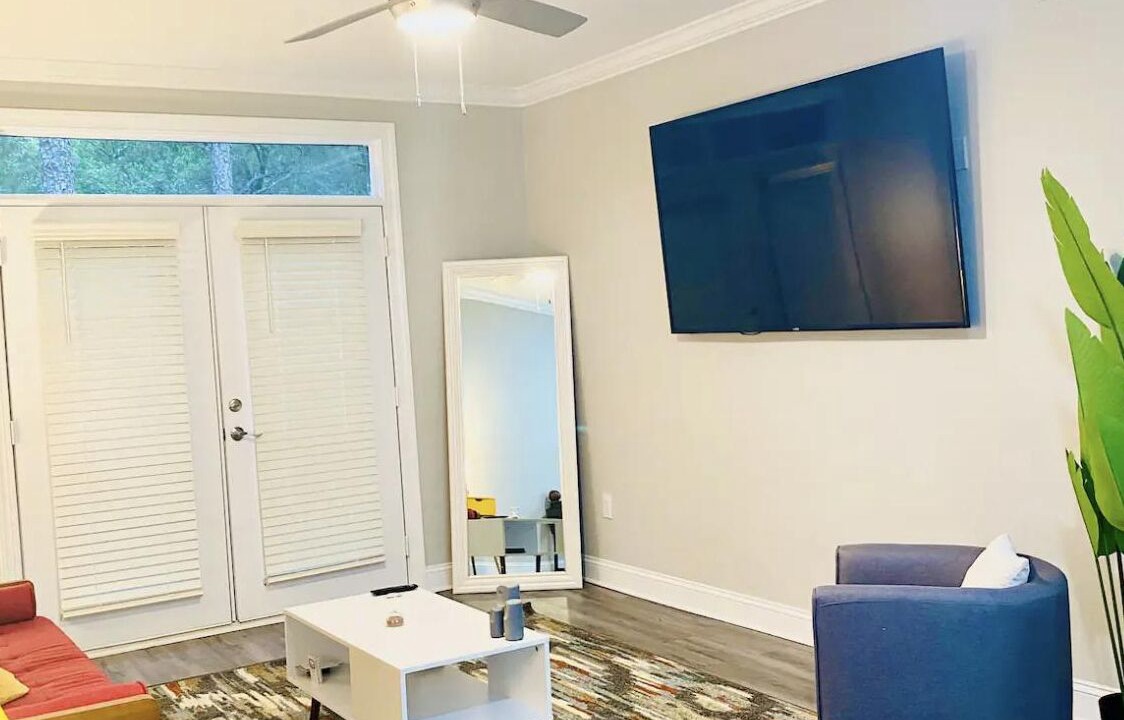 Photo of Livingroom in Dunwoody