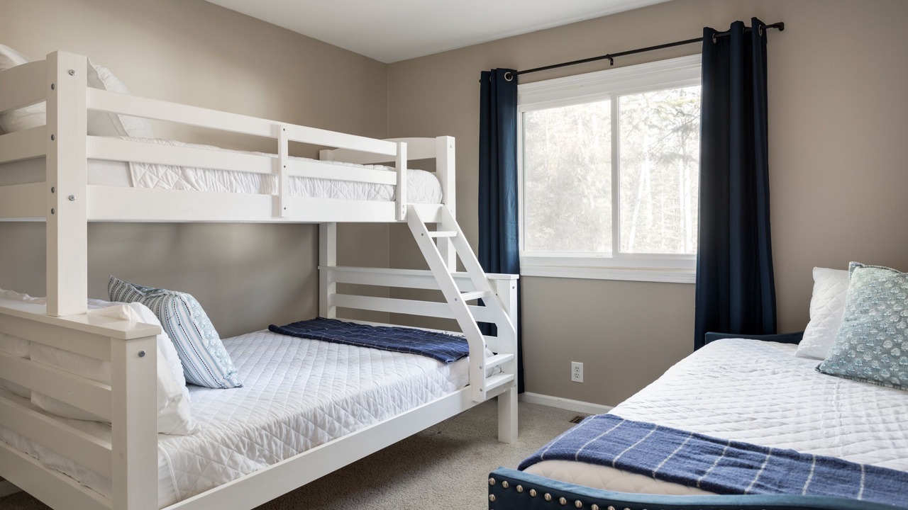 Photo of Bedroom in Kewadin