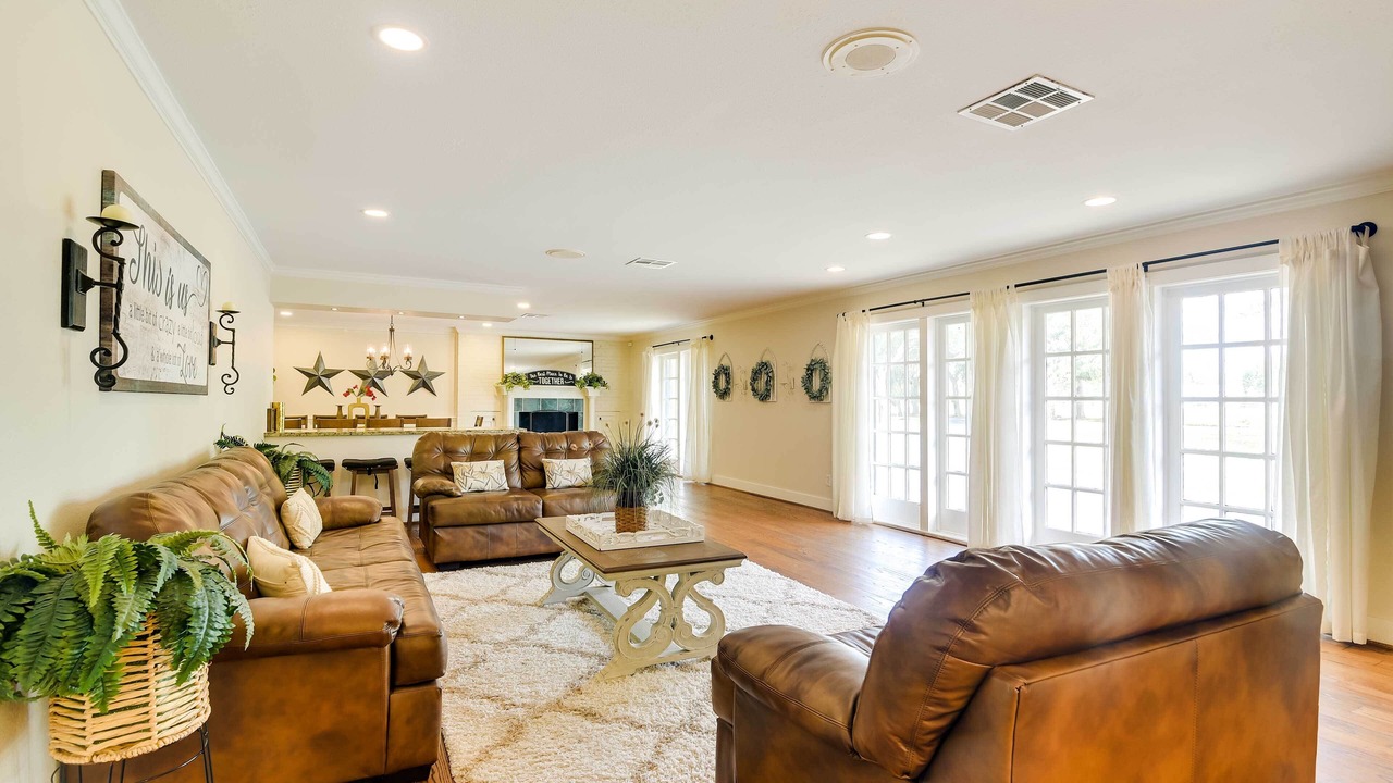 Photo of Livingroom in Hitchcock