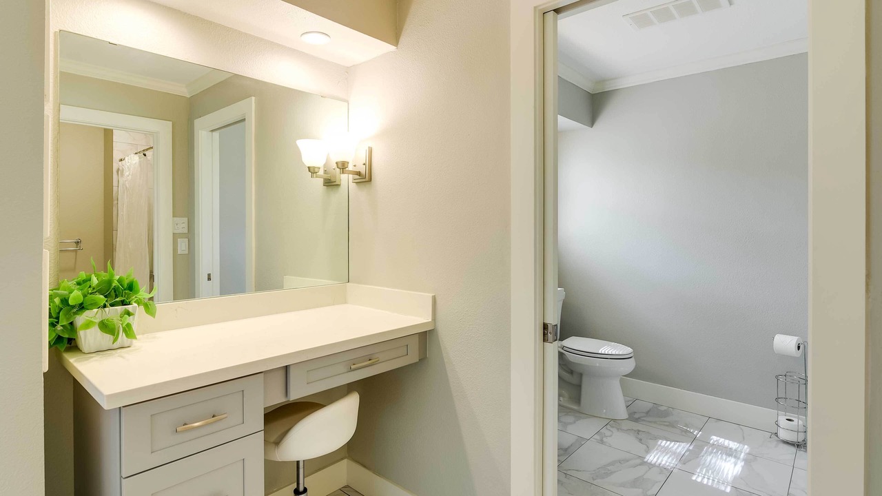 Photo of Bathroom in Hitchcock