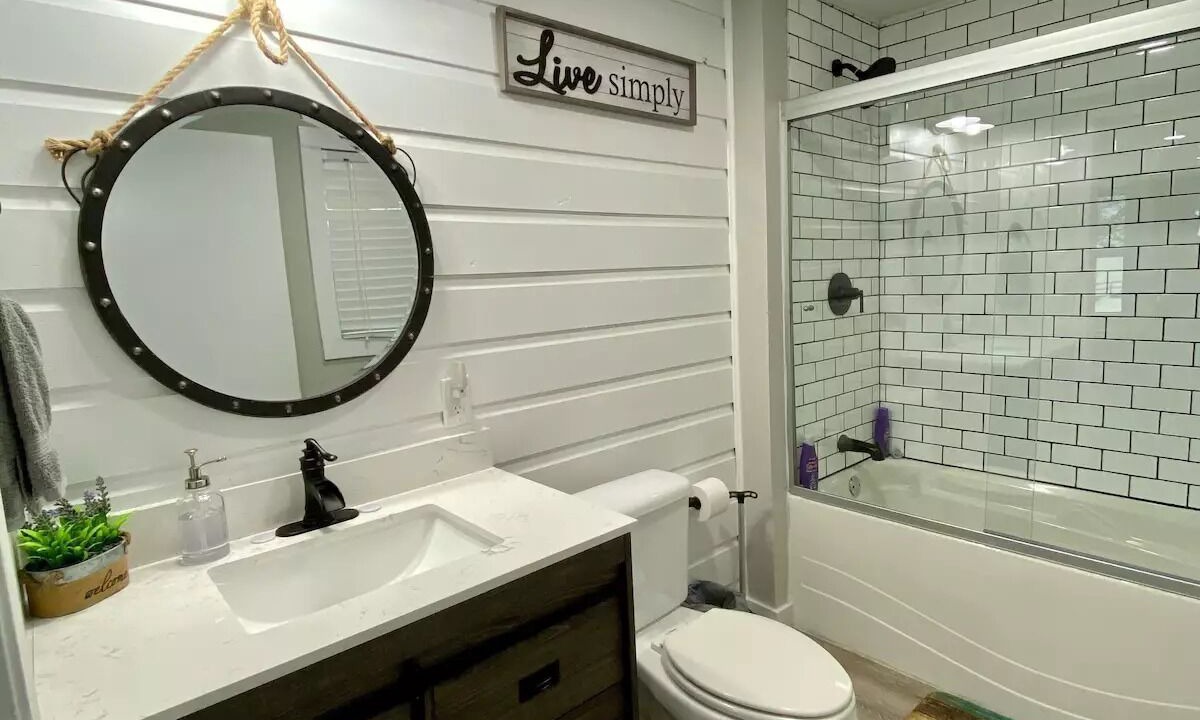 Photo of Bathroom in Graford