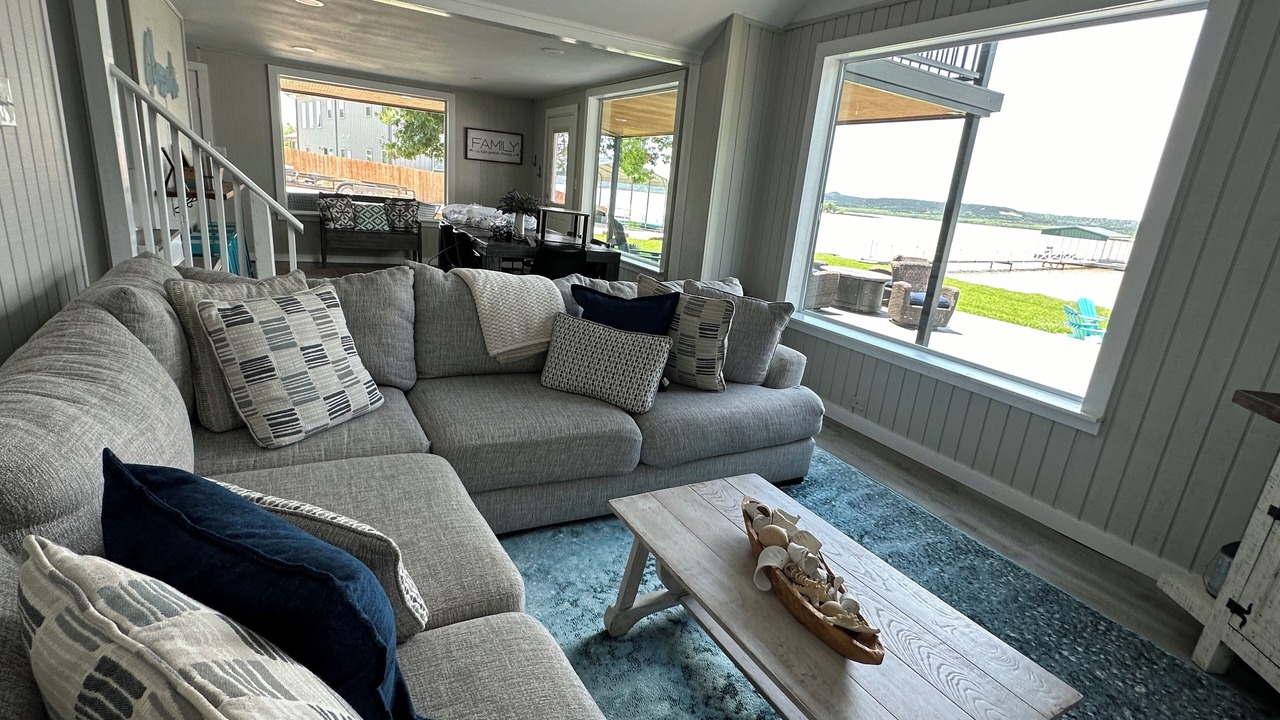 Photo of Livingroom in Graford