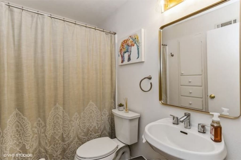 Photo of Bathroom in University Heights