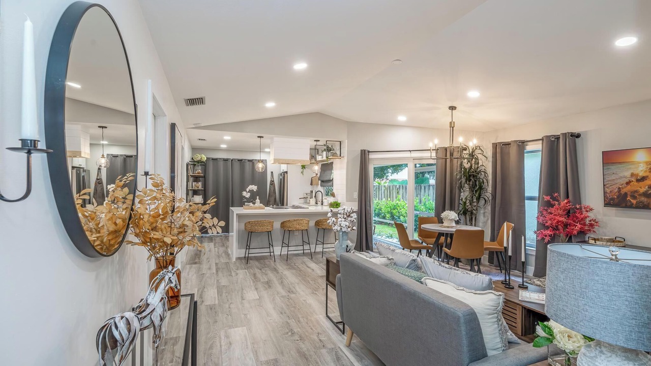 Photo of Livingroom in Davie