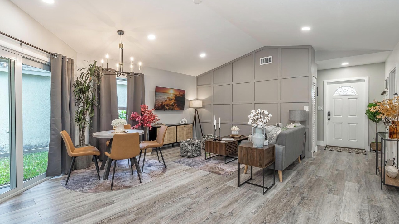 Photo of Livingroom in Davie
