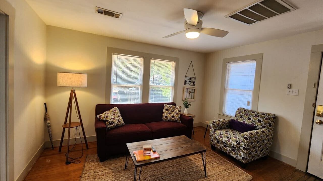 Photo of Livingroom in Greater Heights