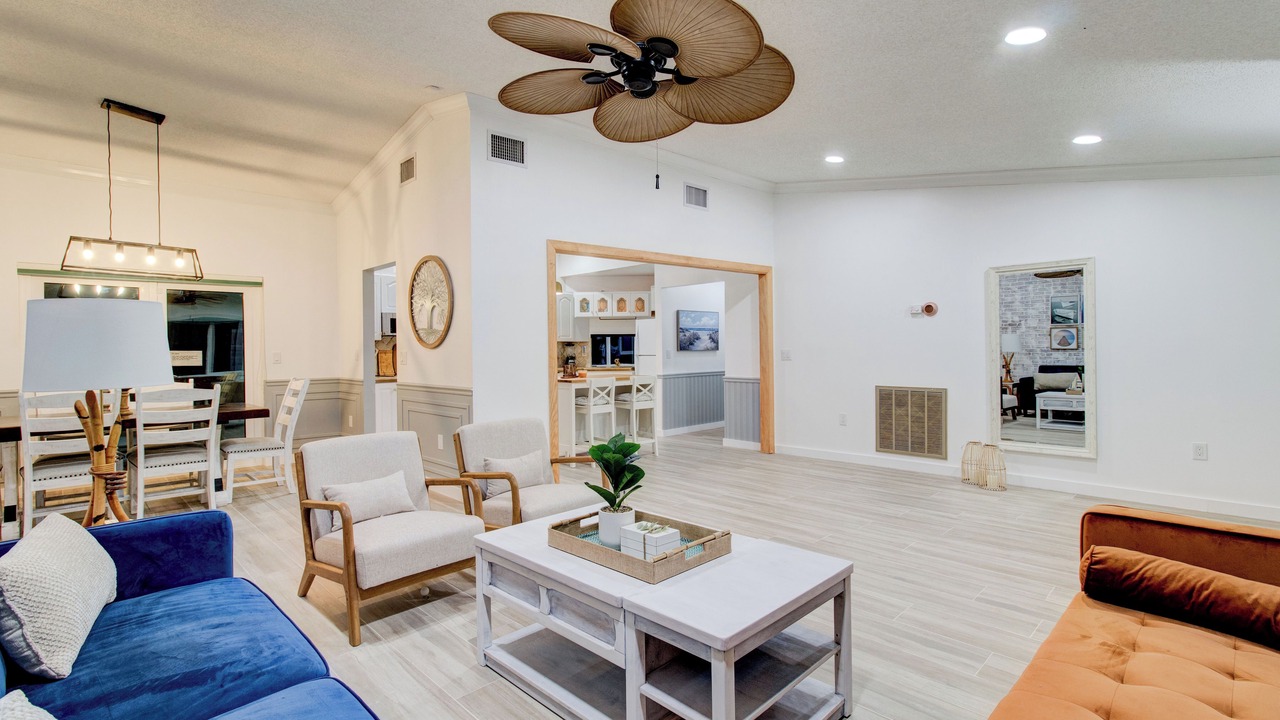 Photo of Livingroom in Trailer Estates