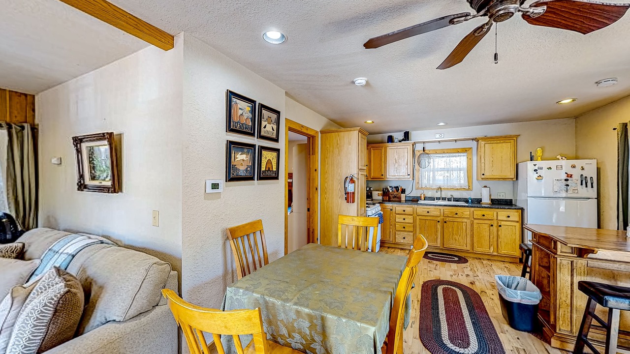 Photo of Livingroom in Cedar Glen
