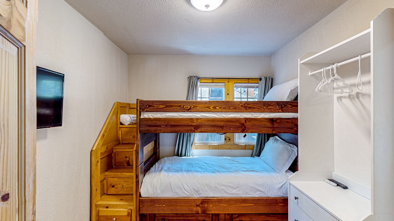 Photo of Bedroom in Cedar Glen