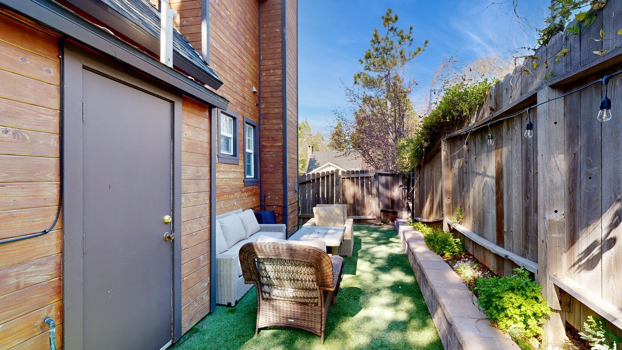Photo of Patio Balcony in Cedar Glen
