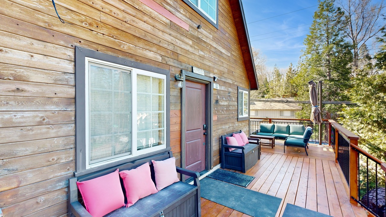 Photo of Patio Balcony in Cedar Glen