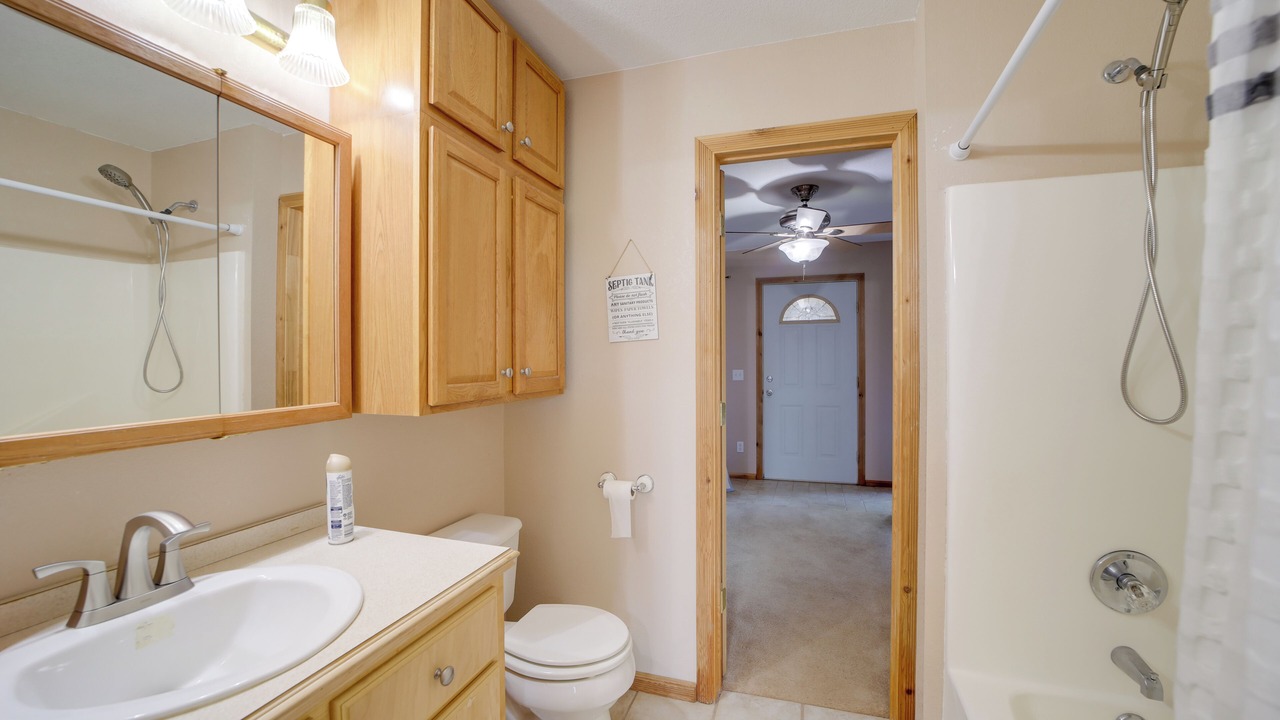 Photo of Bathroom in Hoyt