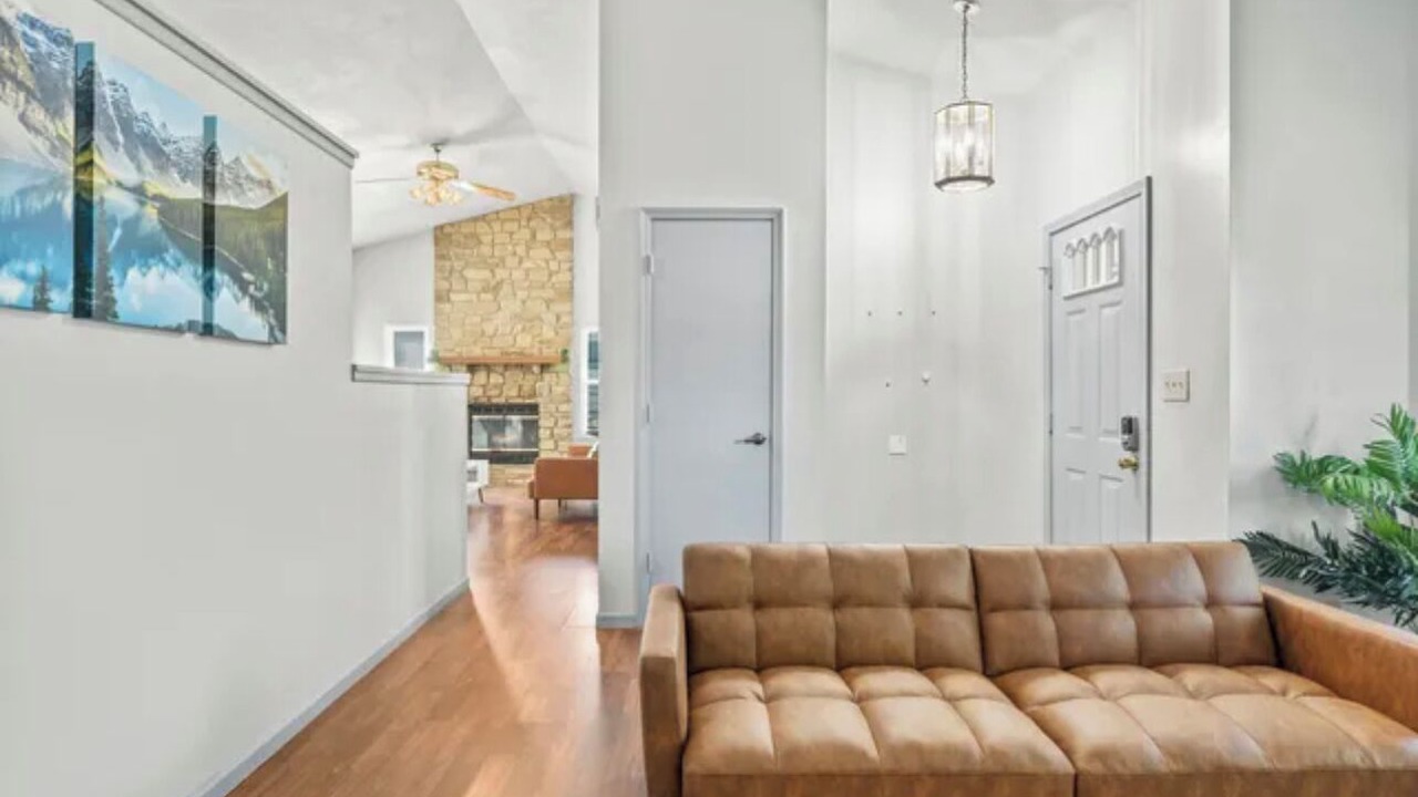 Photo of Livingroom in Acton