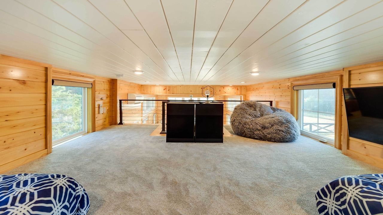 Photo of Bedroom in Whitney