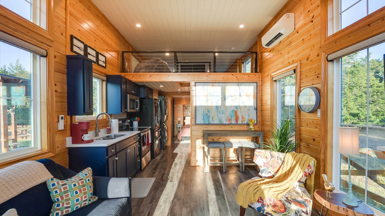 Photo of Livingroom in Whitney