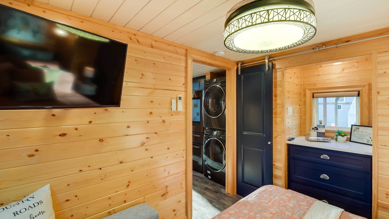 Photo of Bedroom in Whitney
