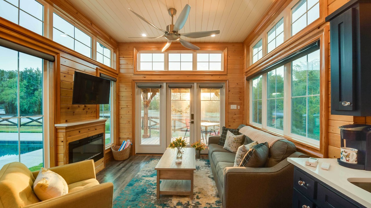 Photo of Livingroom in Whitney