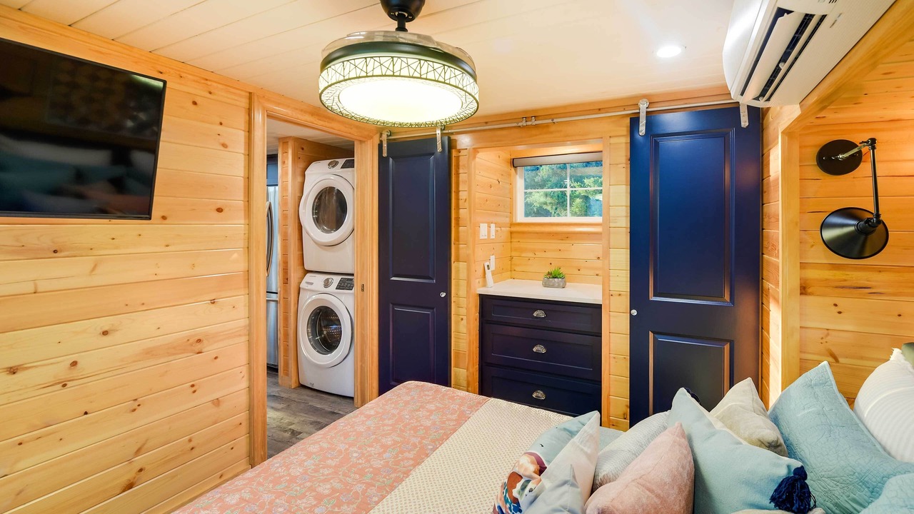 Photo of Bedroom in Whitney