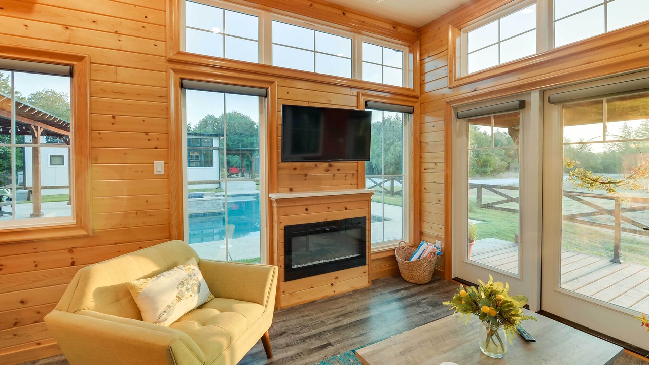 Photo of Livingroom in Whitney