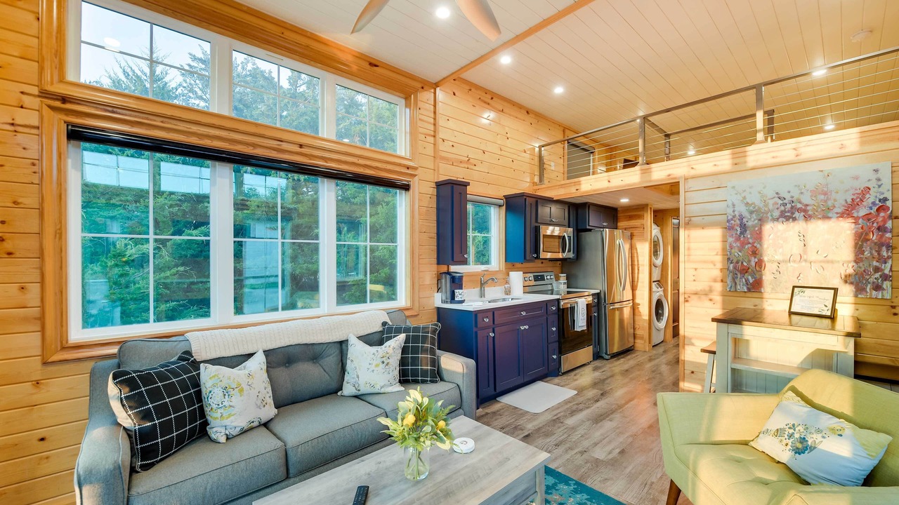 Photo of Livingroom in Whitney