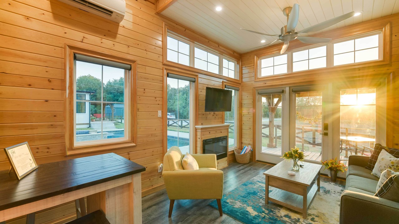 Photo of Livingroom in Whitney
