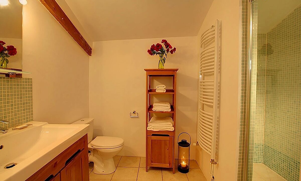 Photo of Bathroom in Castelnau-de-Montmiral