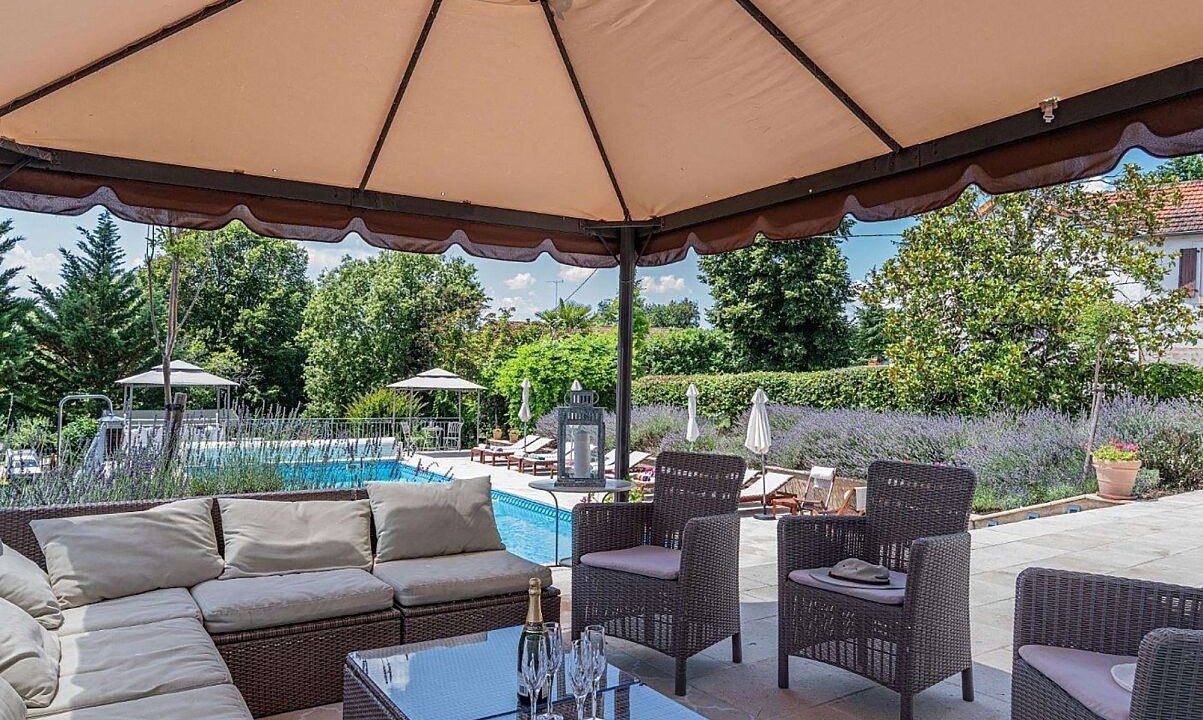 Photo of Patio Balcony in Mirandol-Bourgnounac