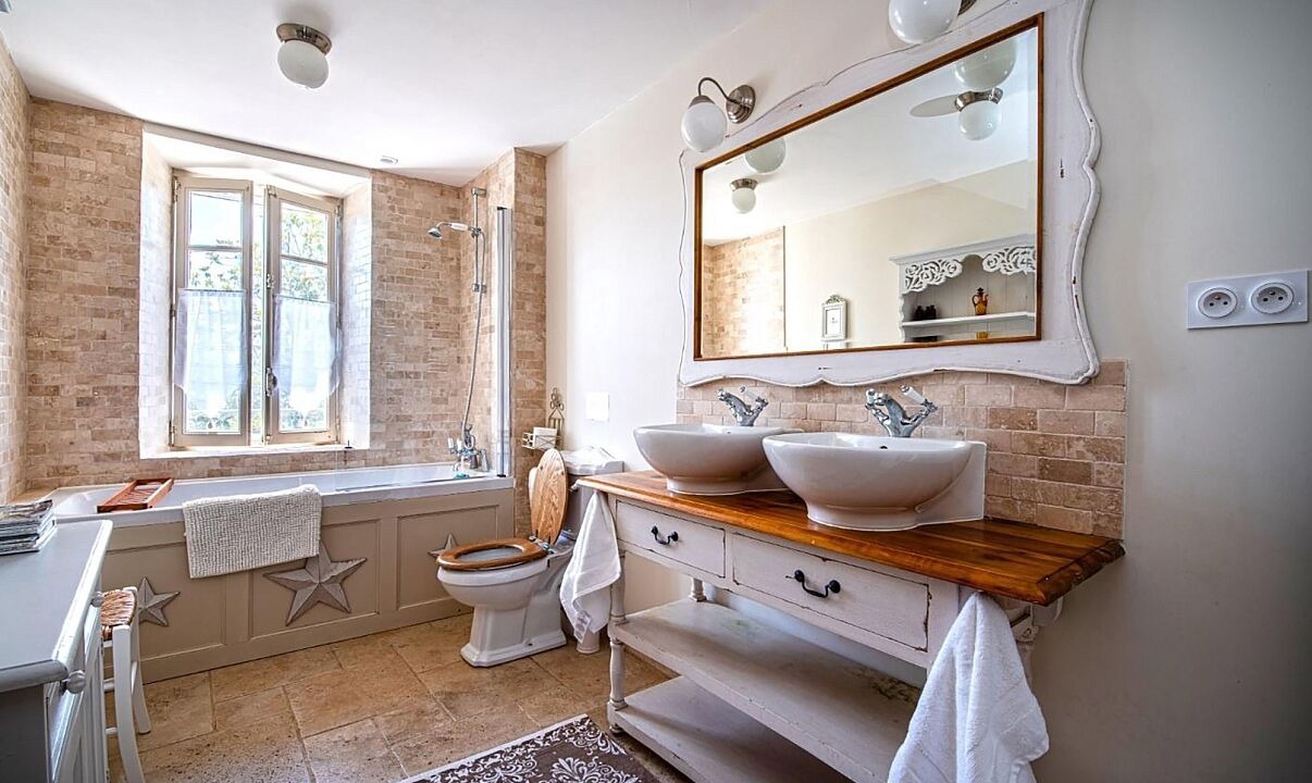 Photo of Bathroom in Mirandol-Bourgnounac