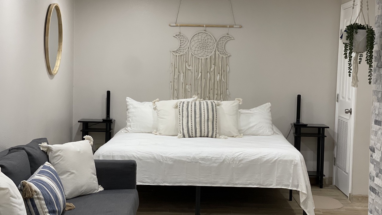 Photo of Bedroom in Eastern Division