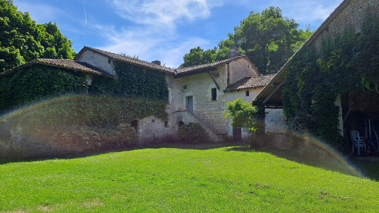 Photo of Outdoor in Charras