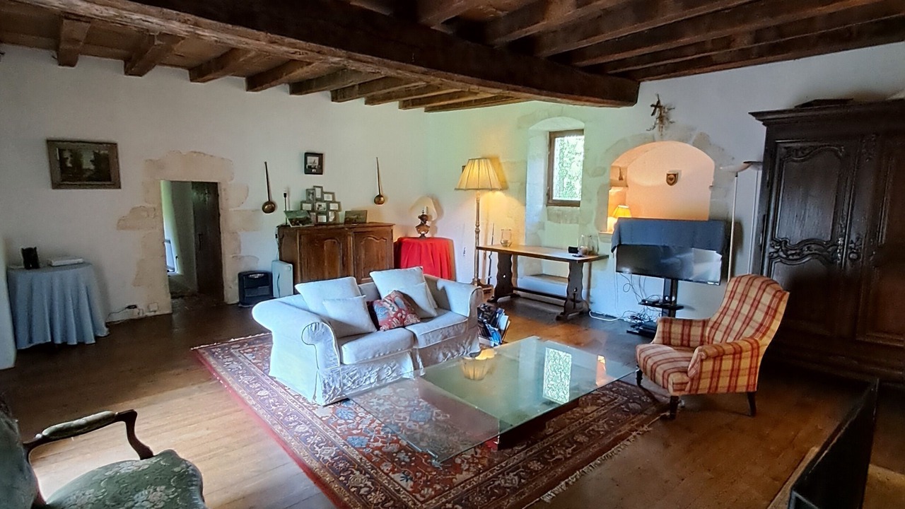 Photo of Livingroom in Charras