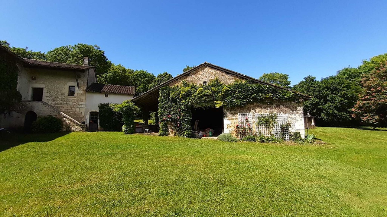 Photo of Outdoor in Charras