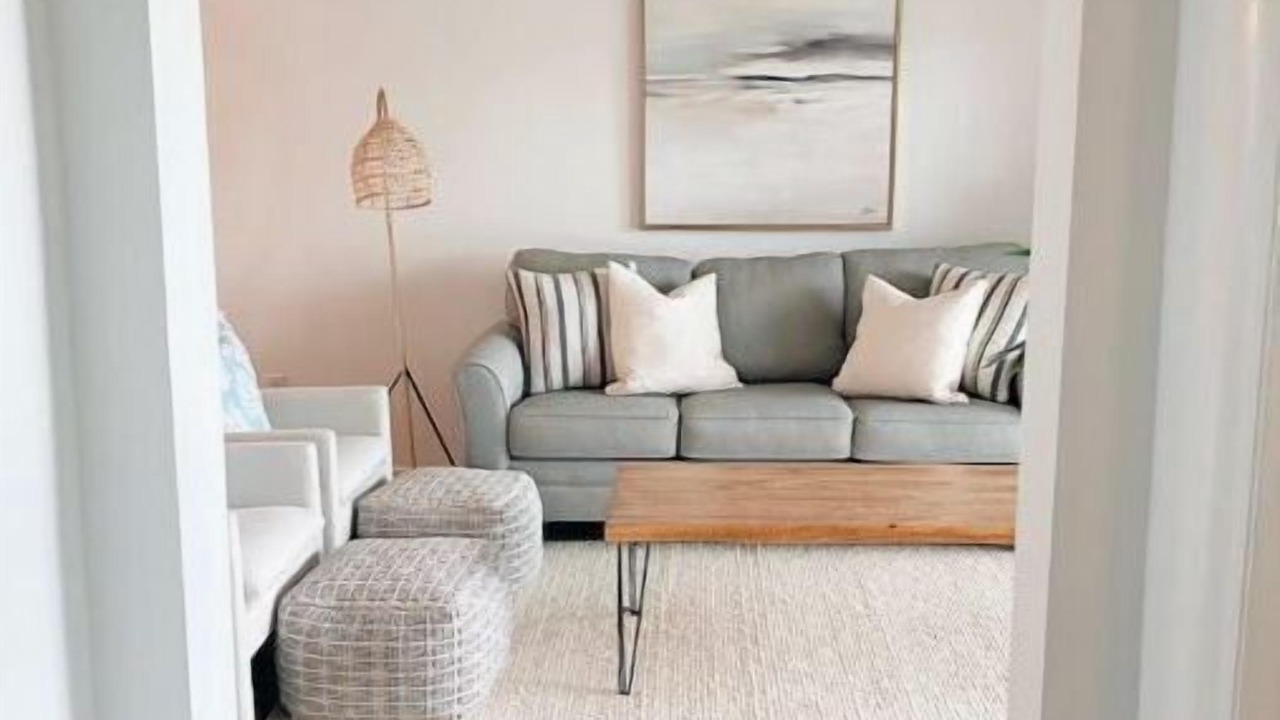 Photo of Livingroom in Oceanmarsh Subdivision