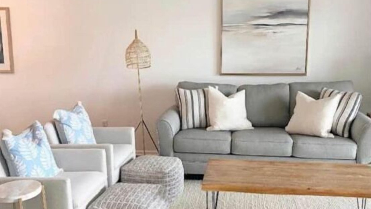 Photo of Livingroom in Oceanmarsh Subdivision